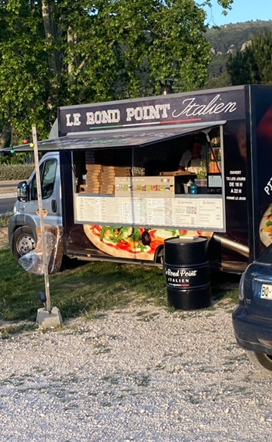 Pizza de Au Rond Point Italien à Évenos