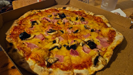 Pizza de L Amélie pizza est devenu : Les Pizzas de PASCAL à Six-Fours-les-Plages